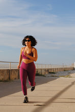 Load image into Gallery viewer, TDRX. Logo Leggings in Berry
