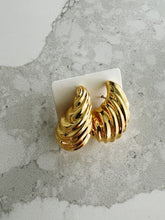 Load image into Gallery viewer, Shell Drop Water Proof Gold Earrings
